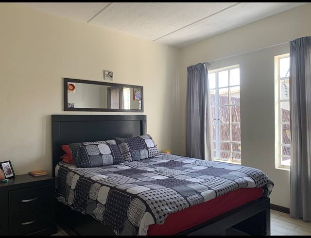 2 BEDROOM TOWNHOUSE SOLD IN PEBBLE CREEK